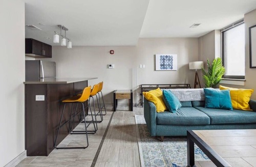Downtown Detroit Apartment | 2BR Executive Modern Downtown Apartment