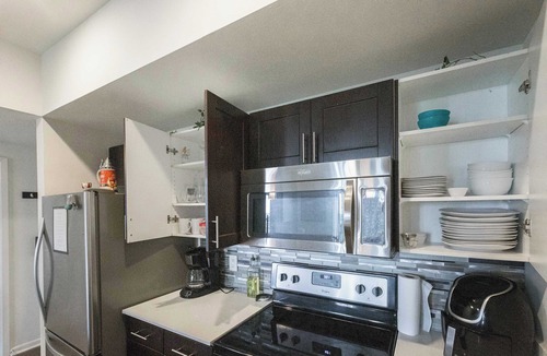 North Burnet Apartment | 2BR/Spacious Balcony/Pool Steps to Domain