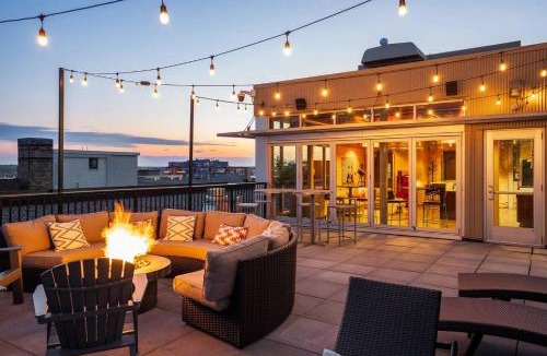 Warehouse District Apartment | 2KBD2BA Steps from Target Center+GYM+KTCHN+LNDRY