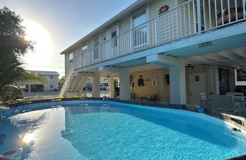 Cutthroat Harbor Estates House | 3/2 waterfront home w/54ft dock with WiFi, AC in wonderful Summerland Key