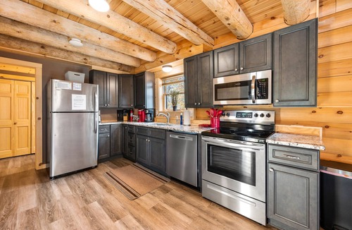 Sister Bay Cabin | 3 bed 2 bath log cabin w/firepit in Sister Bay, WI