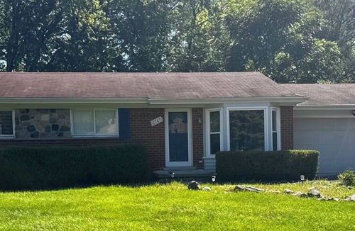 Mitchell House | 3 Bedroom 2 Bath, quiet and close to everything
