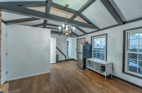 Dix Hills House | 3-bedroom house in brilliant Dix Hills with WiFi, AC