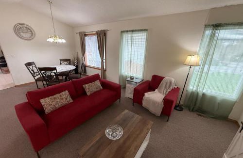 Gresham House | 3 Bedroom House Suburban Retreat