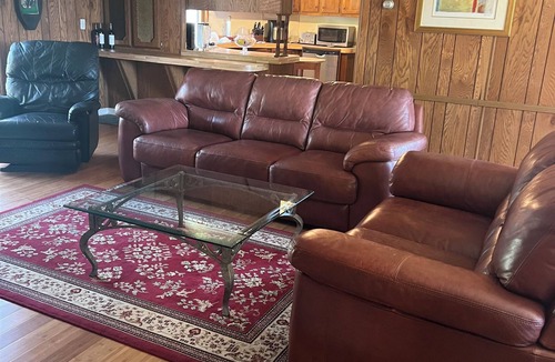 Cloverdale House | 3 bedroom lakefront vacation home