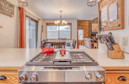Deer Park House | 3 Bedroom Sunriver Beauty Has Fireplace, Hot Tub, Two Decks & SHARC passes