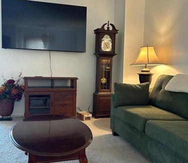 Ridgemoor Apartment | 3 bedrooms, 2 bath, 4 beds Townhouse