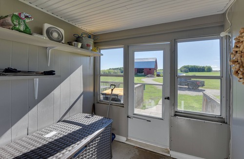 Central Lake House | 3 Miles to Torch Lake! Farmhouse w/Vineyard View