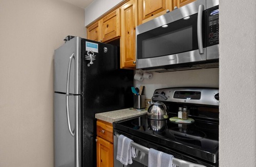 Downtown Cannon Beach Villa | 3 Orca Bay: Cozy Town Home | Walk to Beach | Dog-Friendly