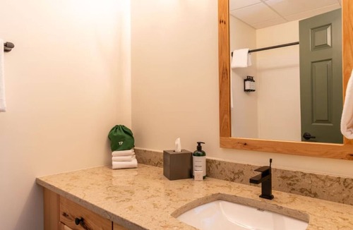 Schroon Lake Hotel | 3 Schroon Lake Rooms | Private Beach Access, Onsite Pool & Kayak Rentals