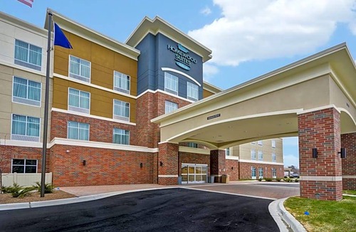 Warren Hotel | 3-Star Hotel ∙ Homewood Suites By Hilton Warren Detroit