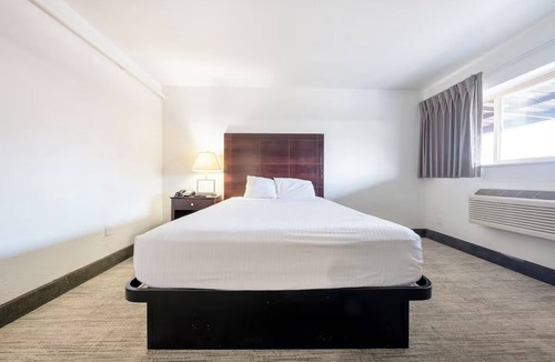 Hollywood District Hotel | 3 Studios Near Governor Tom McCall Waterfront w/Free Parking
