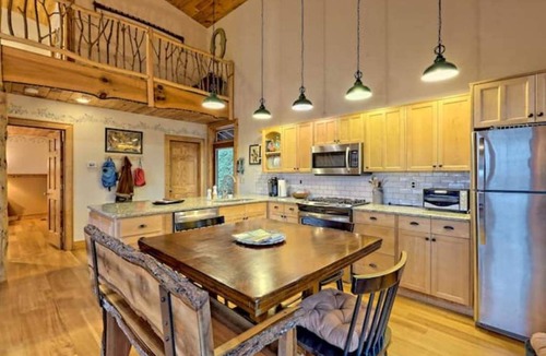 Highlands Cabin | 3 Suites with Game/Movie Room & Hot Tub