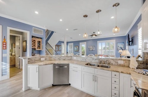 Scenic Gulf Drive House | 3000 Sq Ft Beach Home for 18, Private Pool & Beach Front Pool/Hot Tub, Dog OK
