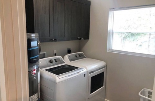 Longview Apartment | 3143 Dover #3 · Modern Apartment High End Finishes & Washer/Dryer In-unit.