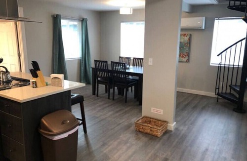 Longview Apartment | 3143 Dover #4 · Modern Apartment High End Finishes & Washer/Dryer In-unit.
