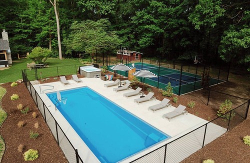 Three Oaks House | 35-Acre Retreat | Pool, Pickleball & Private Woods