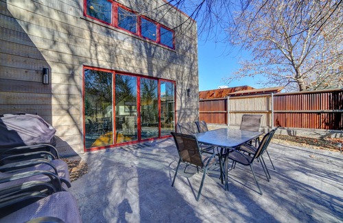 Moab House | 3B/2B Modern Downtown Moab Townhouse - Great Location
