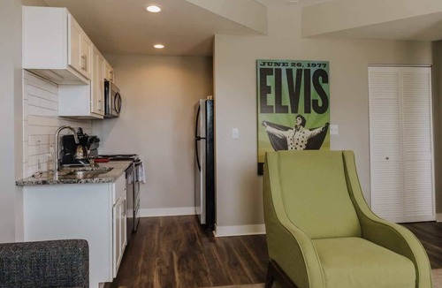 Chatham-Arch Apartment | 3BR/3BA Multi-Unit Stay | Central Indianapolis
