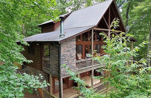 Blue Ridge Cabin | 3BR Aska Cabin Near Toccoa River - Hot Tub + Views