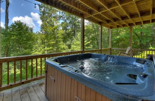 Blue Ridge Cabin | 3BR Aska Cabin Near Toccoa River - Hot Tub + Views