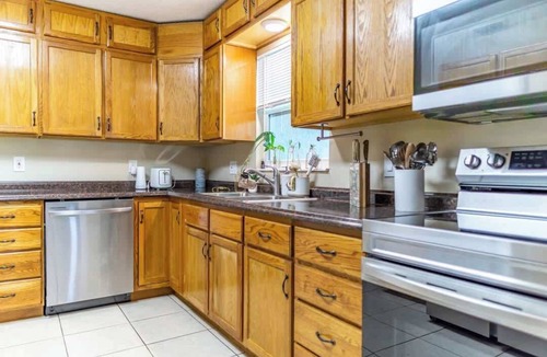 West Melbourne House | 3BR Charming Pool House Near Beaches
