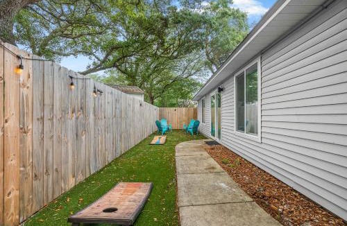 Gulf Breeze House | 3BR Home Indoor Pool Hot Tub Dog Friendly