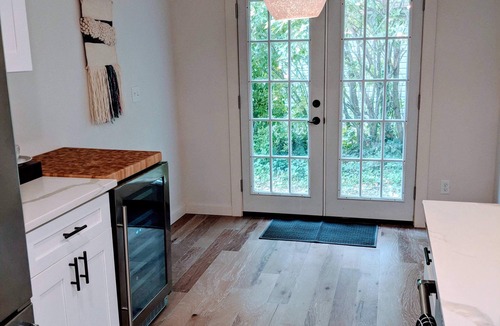 Paw Paw Lake House | 4/2 Bright Vacation Home | Paw Paw Lake
