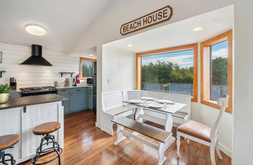 Warrenton House | 4-Acre Beach Farmhouse, hot tub, firepit, game room, 3 min walk to beach, slp 12