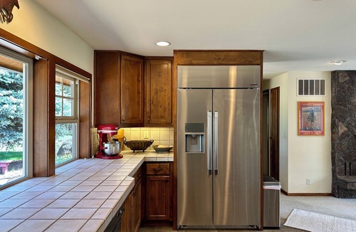 Three Rivers House | 4 Bed, Waterfront, Jacuzzi, Near Mt Batchelor, Sun-River, Bend, Chef's Kitchen