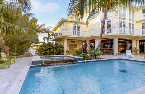 Cutthroat Harbor Estates House | 4 Bedroom 3.5 Bath Luxury Estate On Cudjoe Key