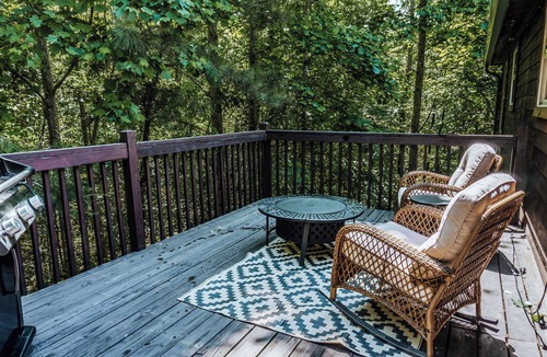 Ellijay Cabin | 4-bedroom cabin in enchanting Ellijay with WiFi, AC. Book now