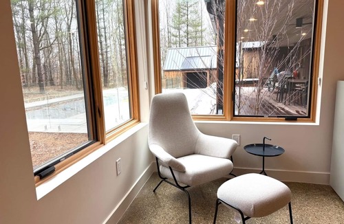 Coloma Cabin | 4-bedroom cabin in nice Coloma with fitness room, AC, WiFi