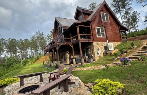 Ellijay Cabin | 4-bedroom cabin on 5 acres with game room hot tub and bar