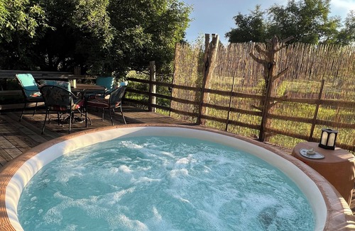 Flagstaff Cabin | 4-bedroom cozy authentic log cabin on acreage in peaceful Flagstaff with hot tub