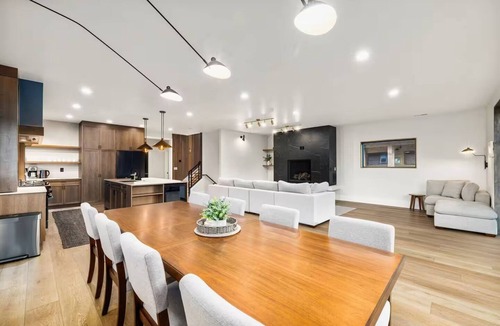 Government Camp Ski Chalet | 4-bedroom Ski Chalet in welcoming Government Camp with modern cozy vibes