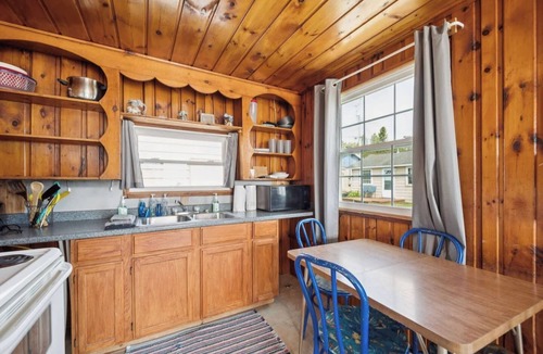 Oscoda Cabin | #4 | Cozy Classic on the Beach