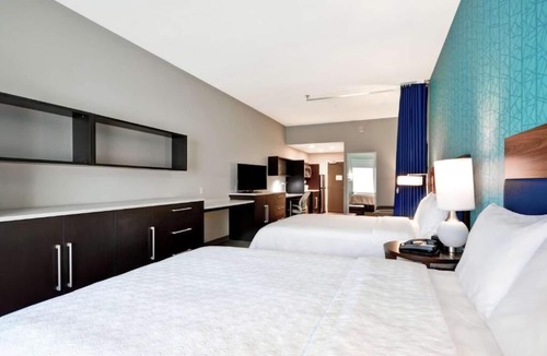 Ferry Pass Hotel | 4 Family-friendly Units! Pool, Free Parking, Short Drive to Pensacola Beach