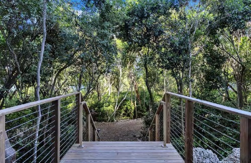 Rock Harbor Hotel | 4 King Room in Hammock Wing w/Serene Waterfront