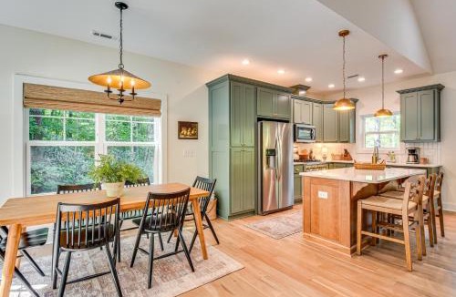 Sapphire House | 4 Mi to Ski Sapphire! Lakefront Cabin w/Dock