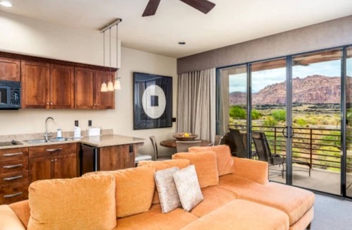 Ivins Villa | 4 Tranquil Desert Rooms Steps from Hiking & Exploration - Quick Escapes