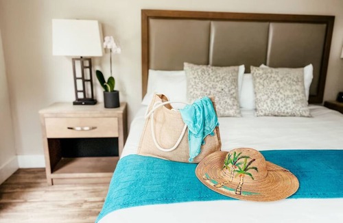 Key Largo Hotel | 4 Units | Bayfront Adventure: Scuba, Snorkeling & Kayaking from Private Beach