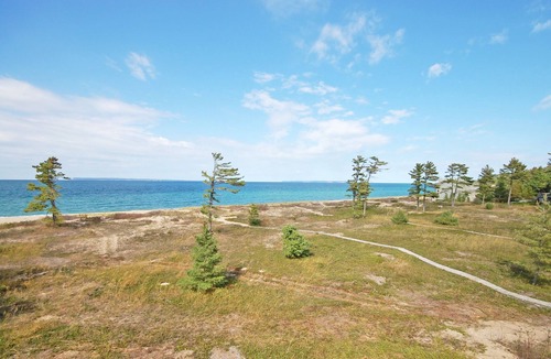 Glen Arbor Condo | 4BR/3BA Condo ~ Beautiful S. Beach on Lake Michigan in Glen Arbor! Acc: 8!