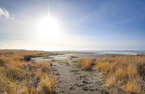 Moclips House | 4BR/4BA Beachfront Retreat with Hot Tub and Sauna