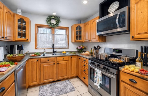 Chautauqua House | 4BR Paradise with Pool & Fire Pits Chautauqua Lake region.
