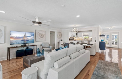 Holiday Isle House | 4BR Waterfront Home with Private Pool + Lake Views | Safe Harbor