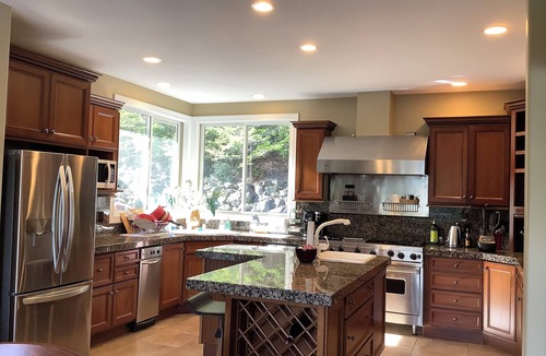 Brinnon House | 5-bedroom Waterfront House in Pleasant Harbor!