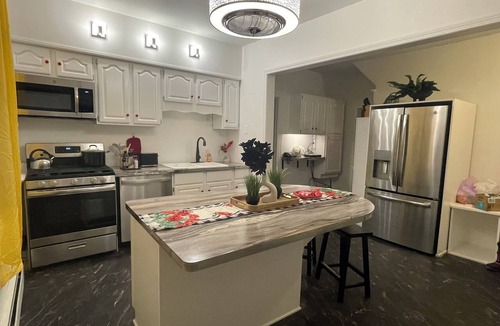 Port Huron Apartment | 5 beds & 1800 sq ft place full of charm & history