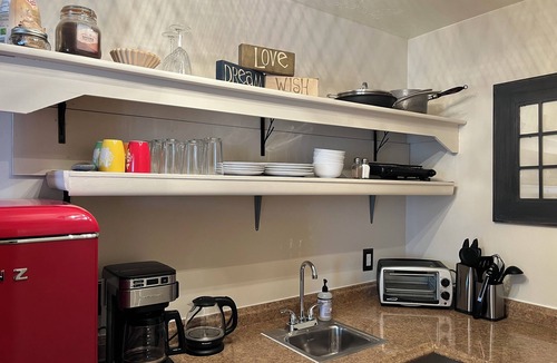 Torrey Apartment | #5 Bright kitchenette apartment in scenic Torrey