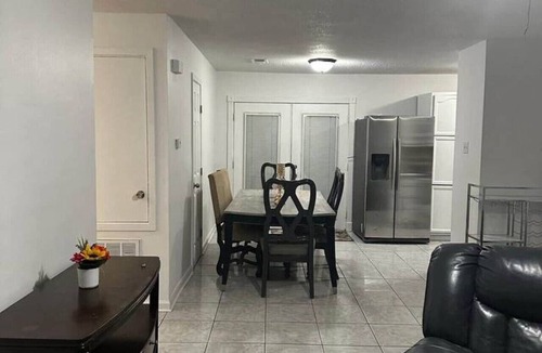 Estelle House | 5 Cozy Bedrooms | Open Living Space | Clean